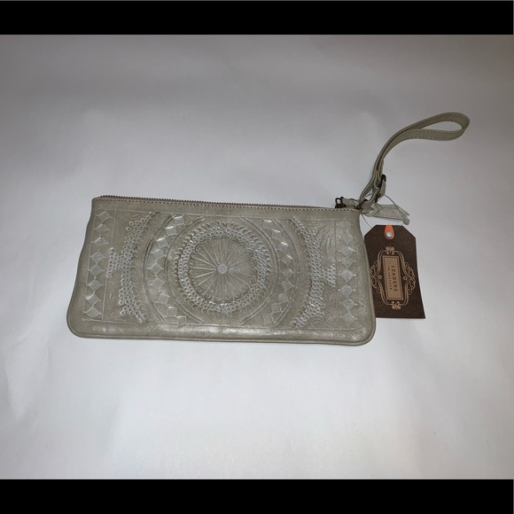 Leaders in Leather Handbags - Leaders in Leather Wristlet Pouch